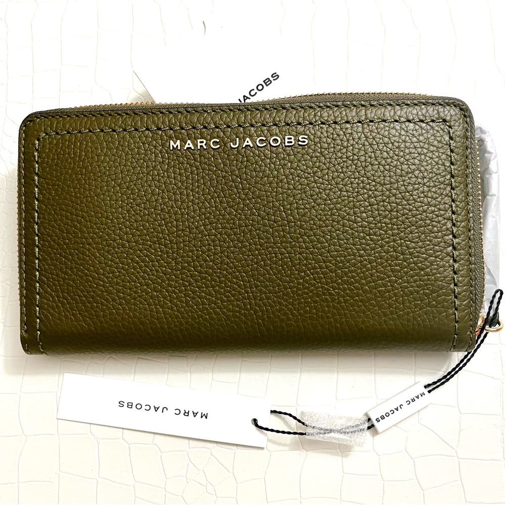 MARC JACOBS Khaki Green Leather Zip-Around Wristlet Wallet New With Tag - Picture 8 of 8